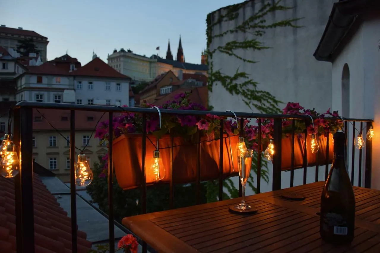 Apartman Mala Strana -Piece And Quiet contacts